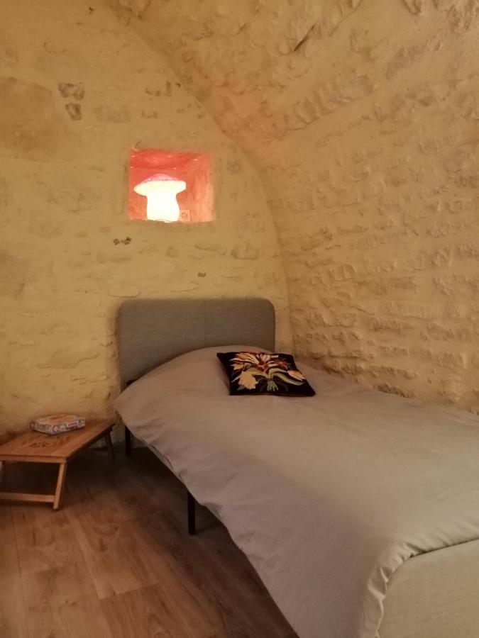 Le Refuge De La Sallee Gençay Eksteriør billede